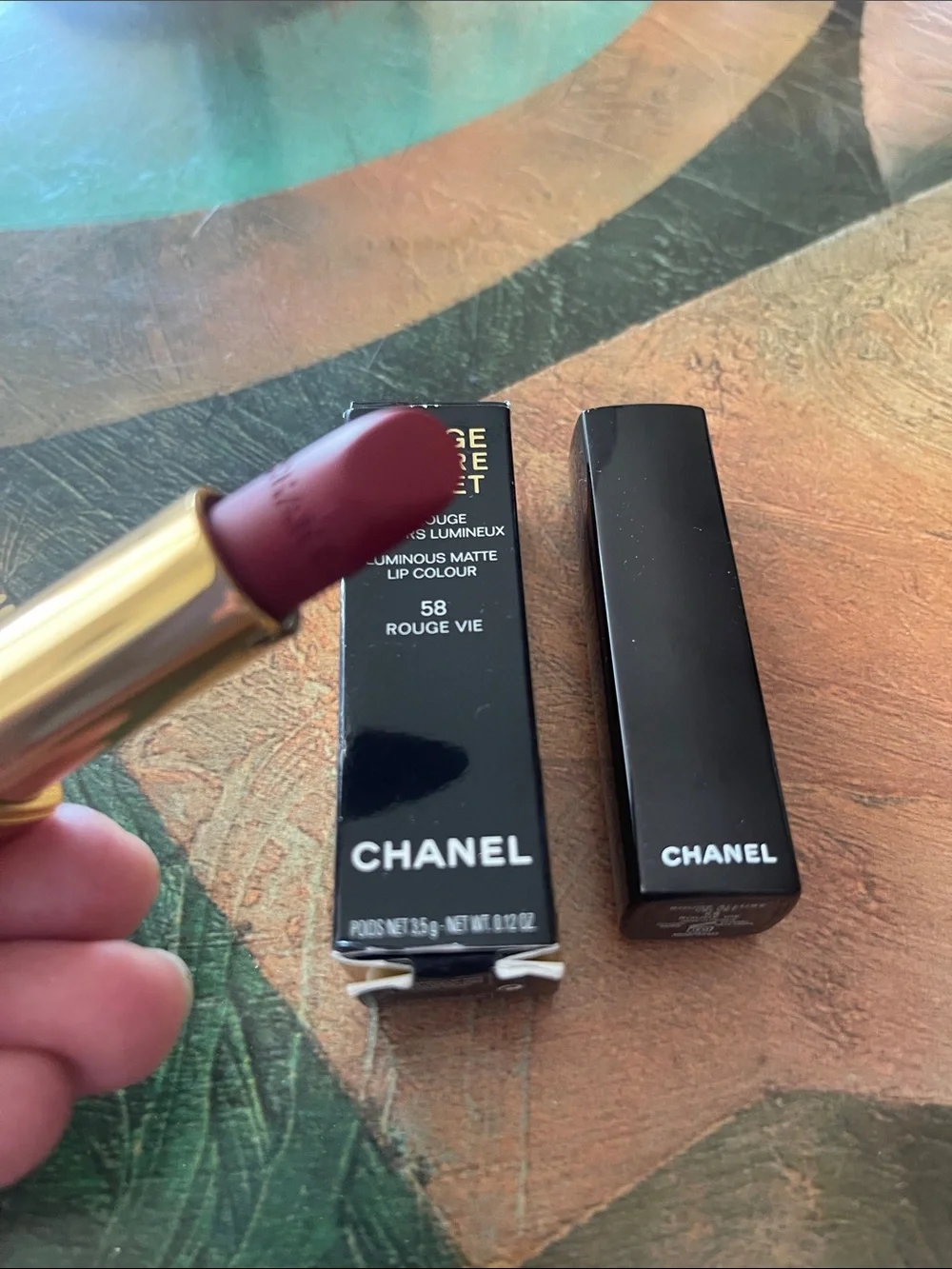 CHANEL Rouge Allure Velvet Lipstick - 58 Rouge Vie . New